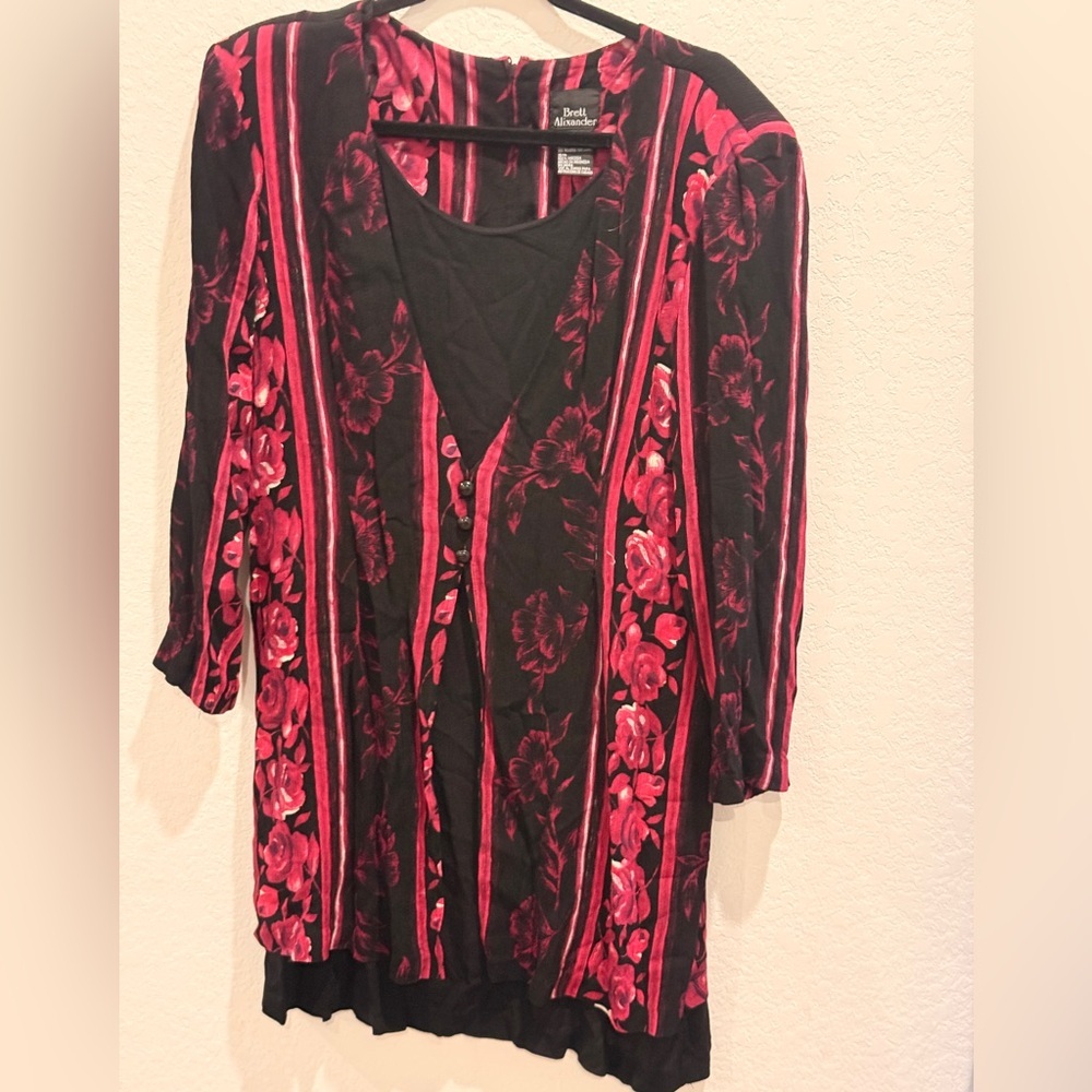 Elegant Black and Pink Floral Mini Dress